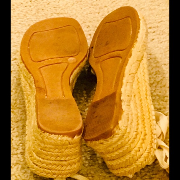 π―% Authentic Burberry Nova Check Espadrilles - Picture 4 of 5